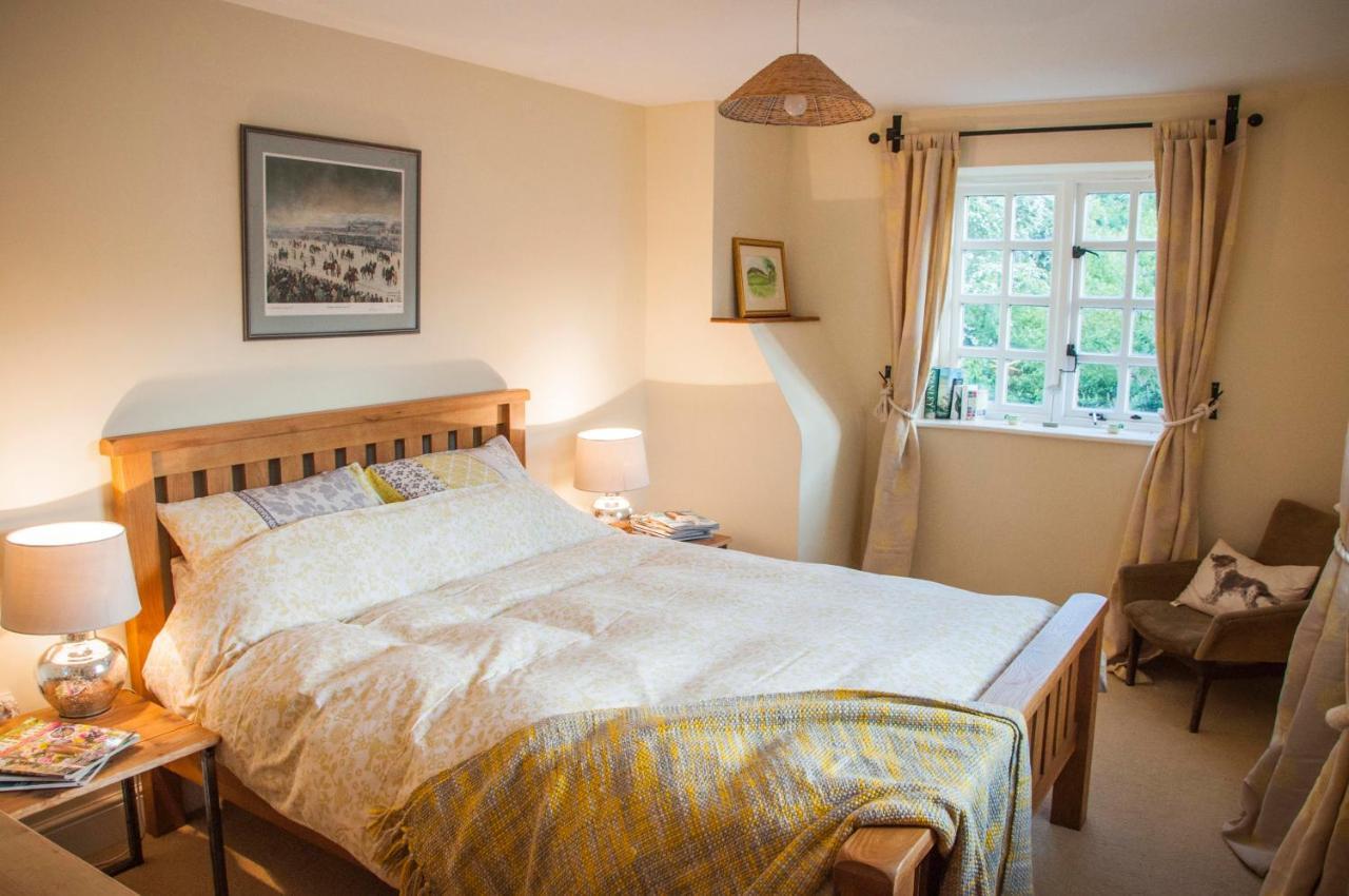 Bed and Breakfast Milton Farm East Knoyle Экстерьер фото